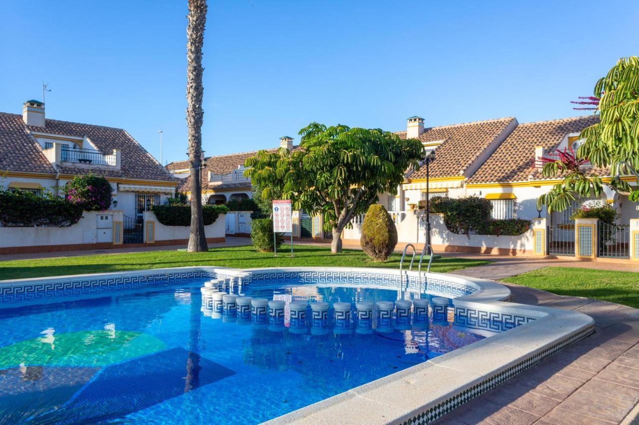 奥里韦拉Pool-Side Townhouse In Cabo Roig别墅 外观 照片