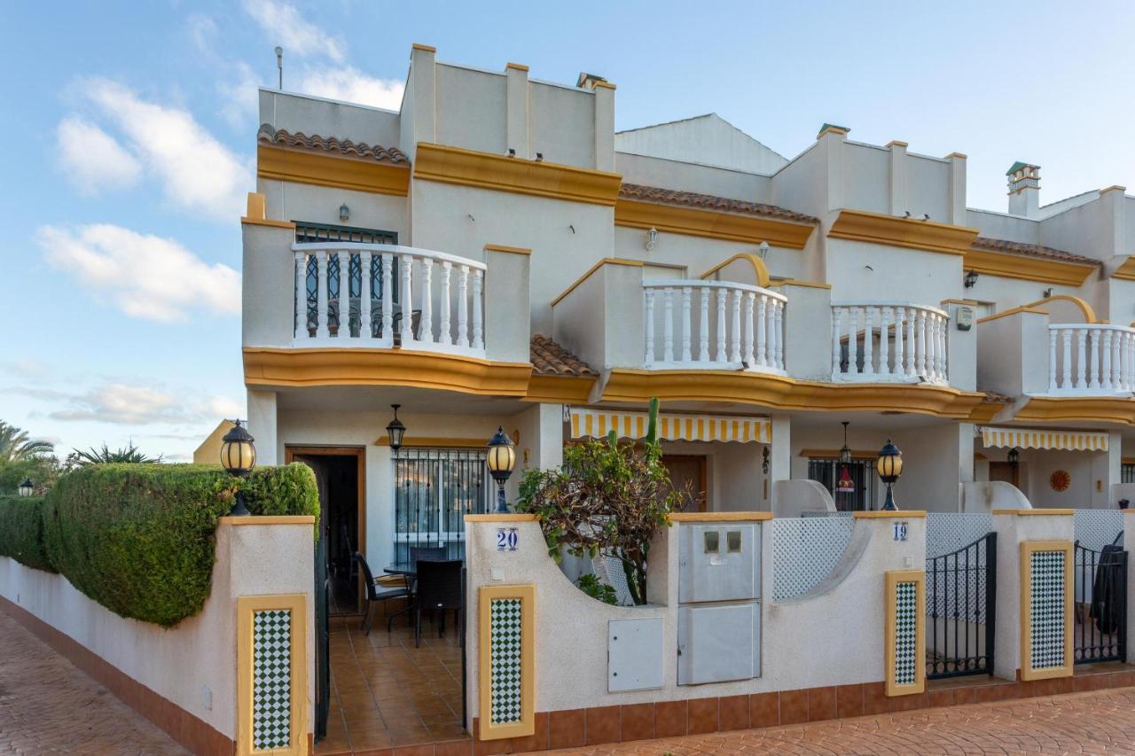 奥里韦拉Pool-Side Townhouse In Cabo Roig别墅 外观 照片